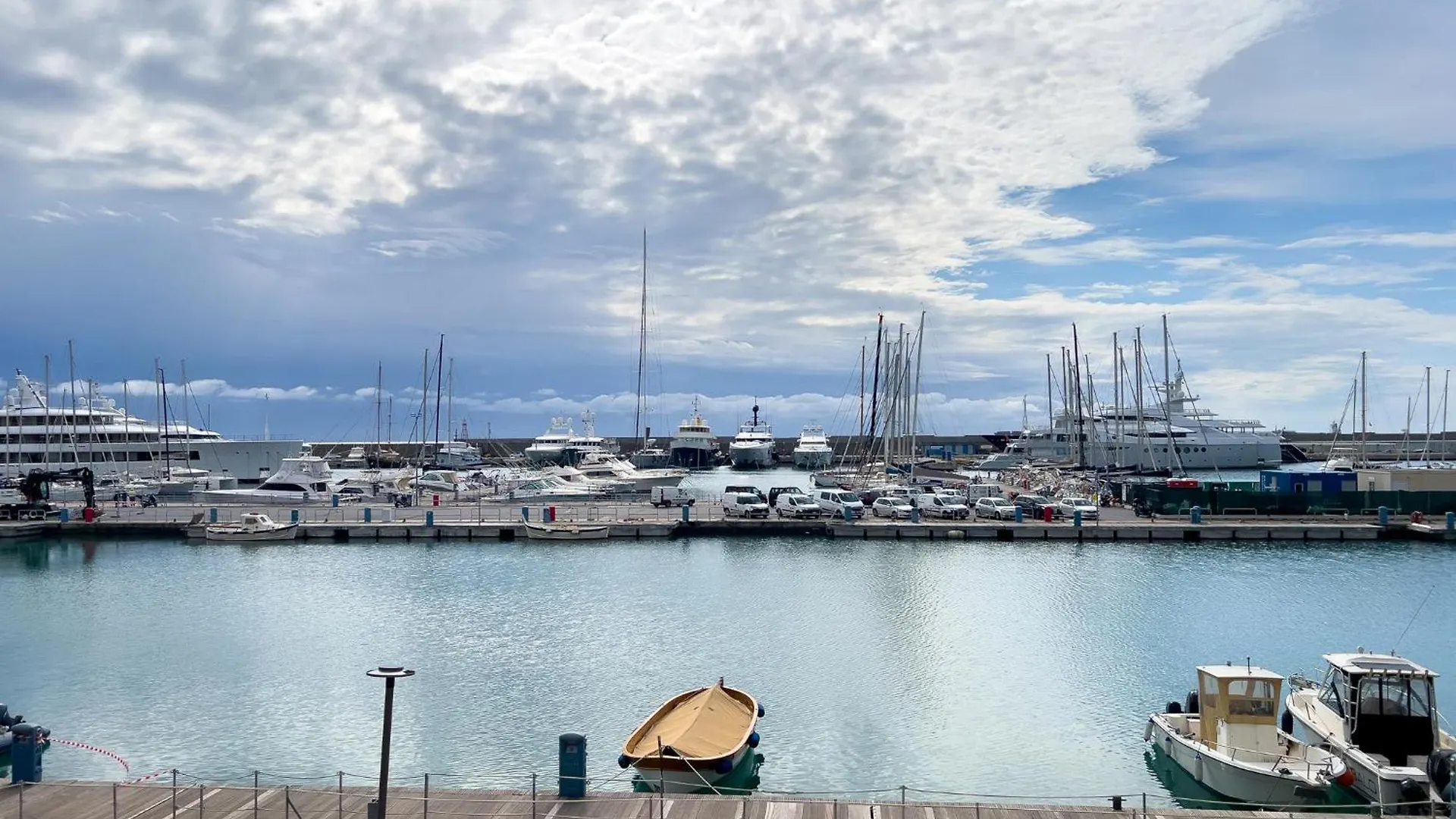 Apartment Waterfront Suite 2 Genoa