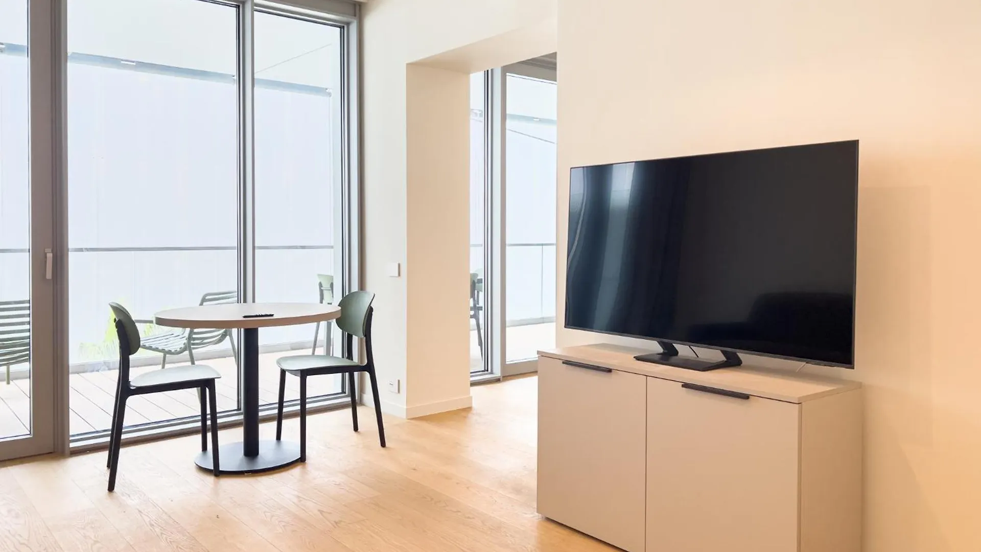 Waterfront Suite 2 Genoa Apartment