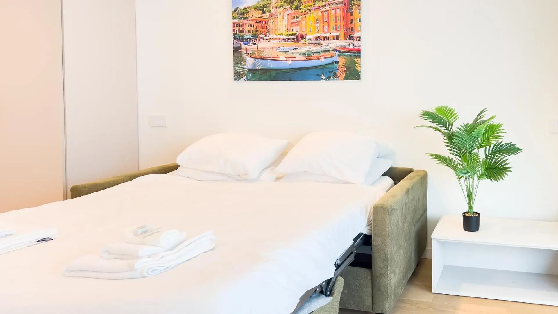 Waterfront Suite 2 Genoa Apartment