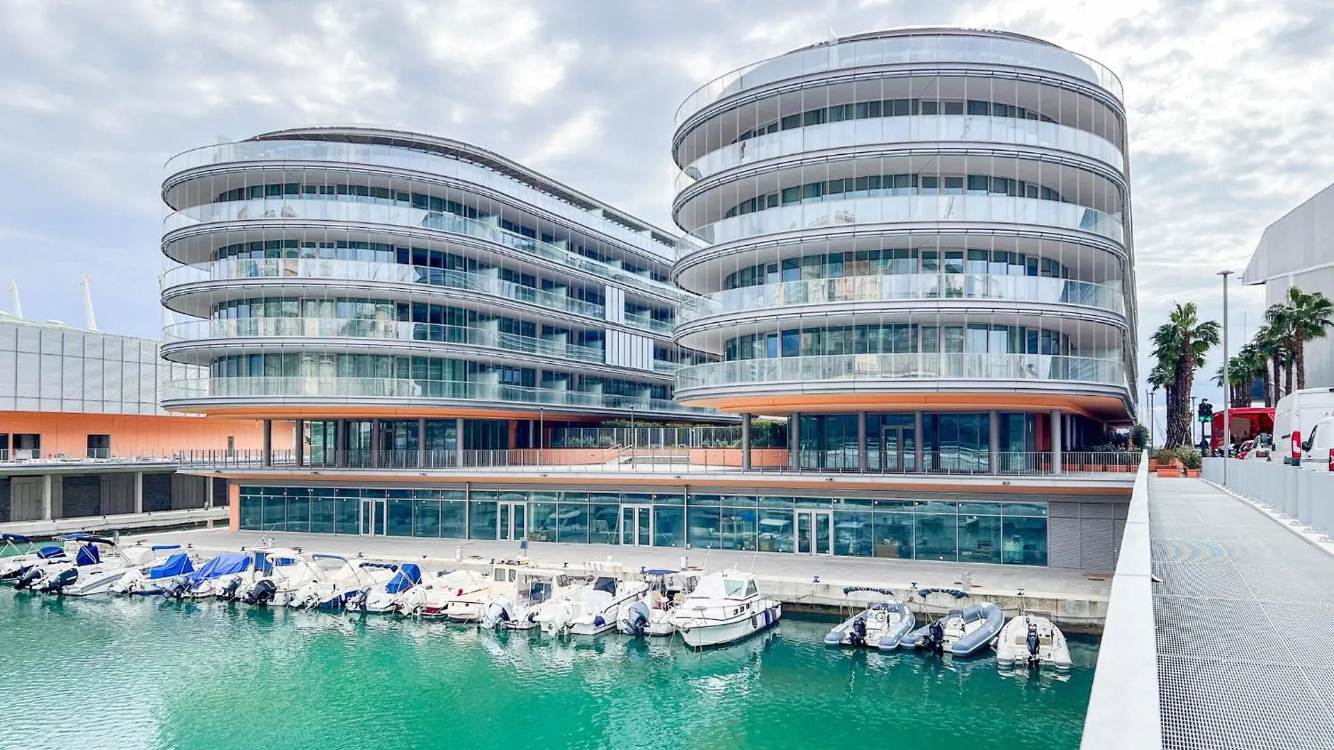 Waterfront Suite 2 Janov Apartmán