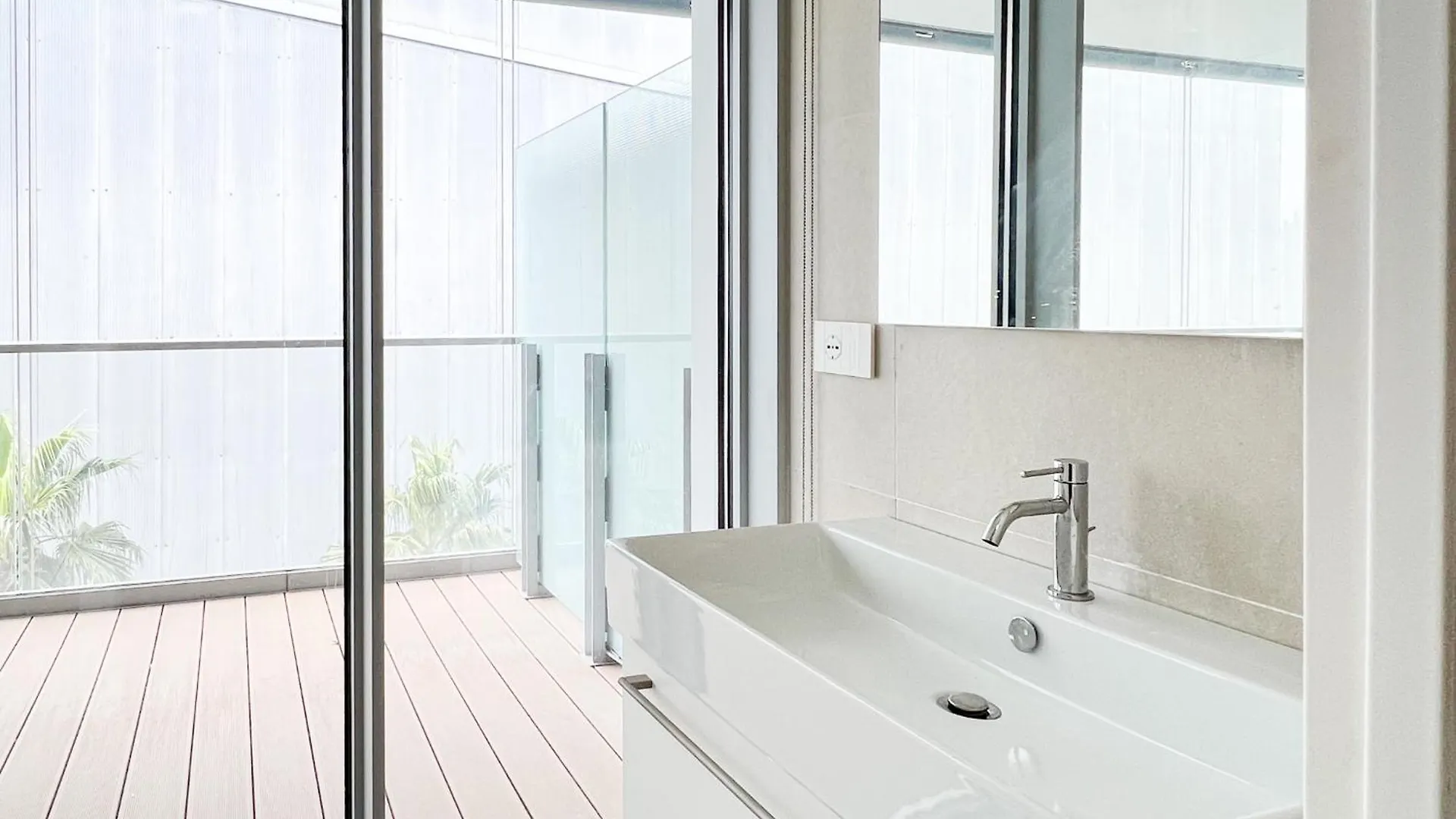 Waterfront Suite 2 Janov Apartmán
